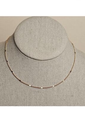 Classic Gold Chain Starburst Accents On Choker Style Necklace